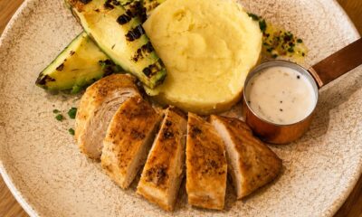 PUI GOURMET CU GORGONZOLA, AVOCADO GRILL ȘI PIURE DE CASĂ – 450G